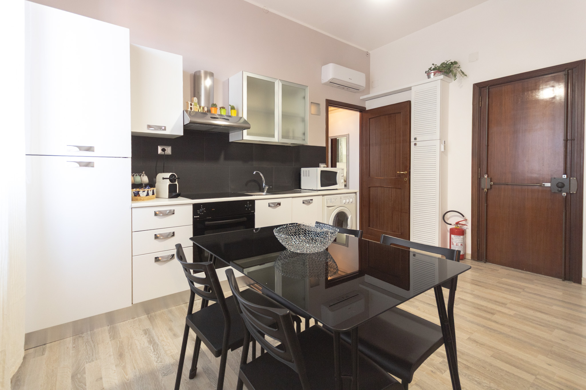 casa Venusia sala da pranzo Cagliari holidays