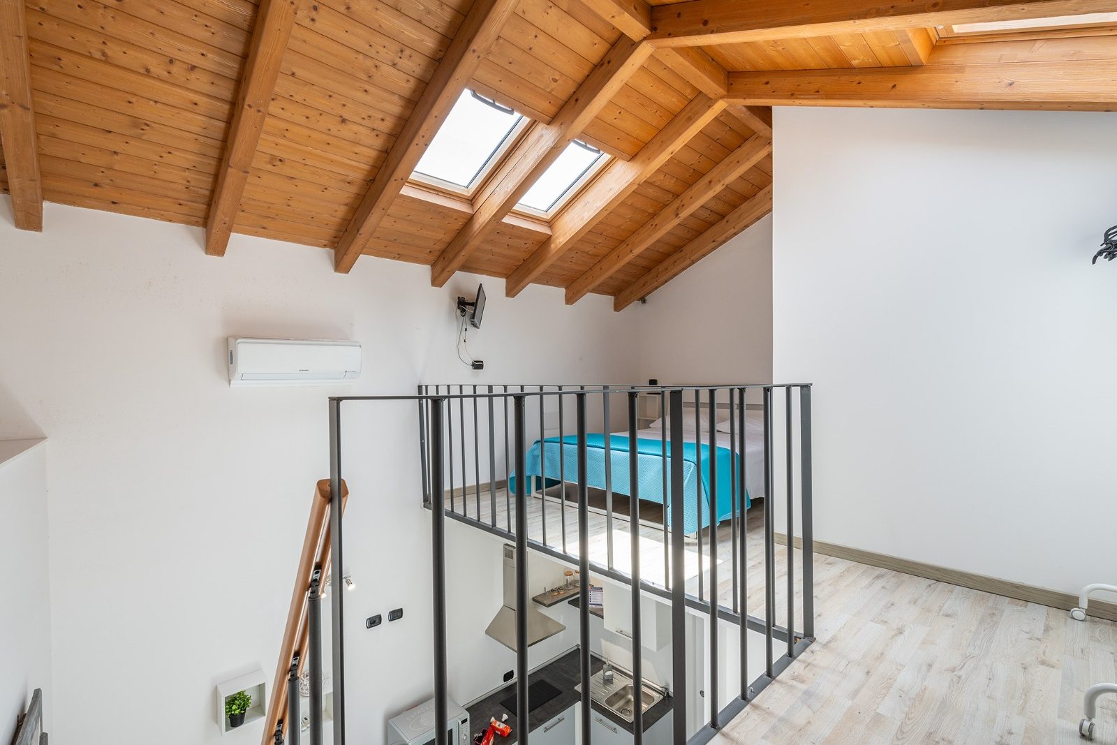 letto matrimoniale- cagliari holidays casa aristide cagliari centro